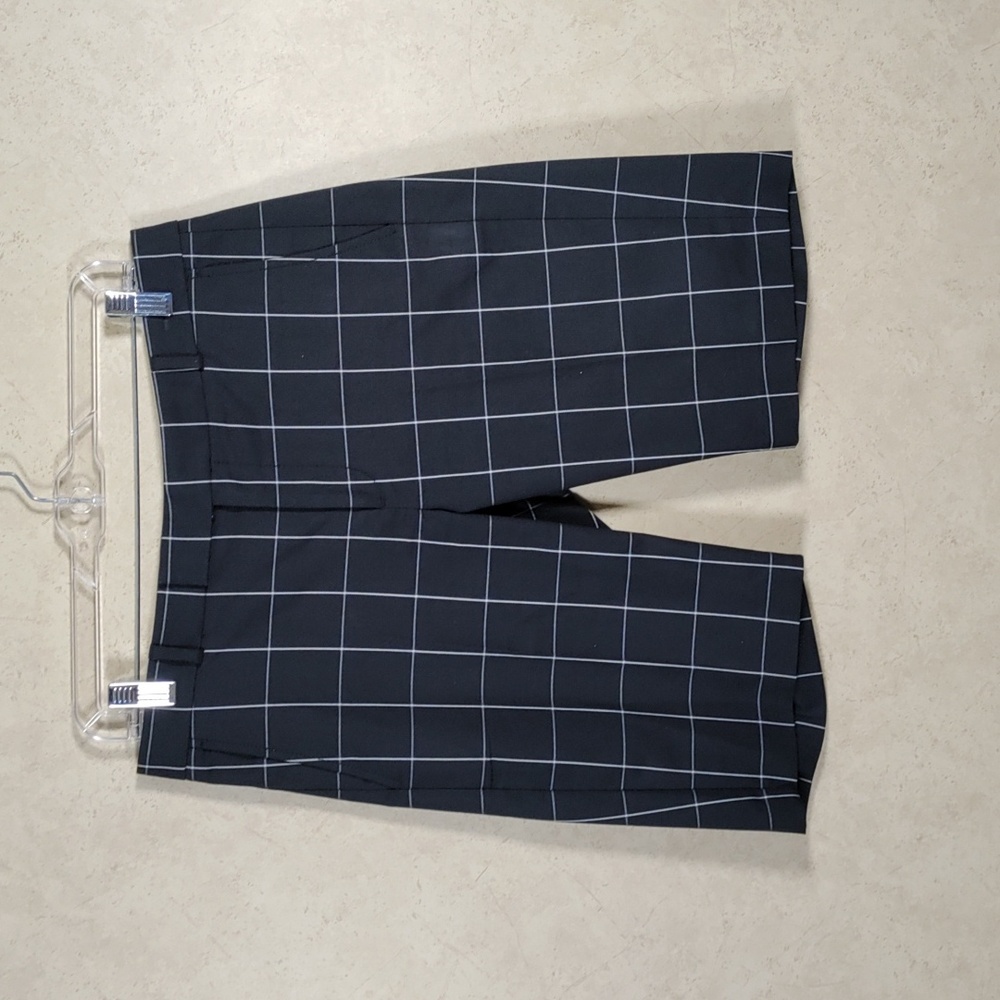 2/$10 04109 Banana Republic black & white plaid shorts 4